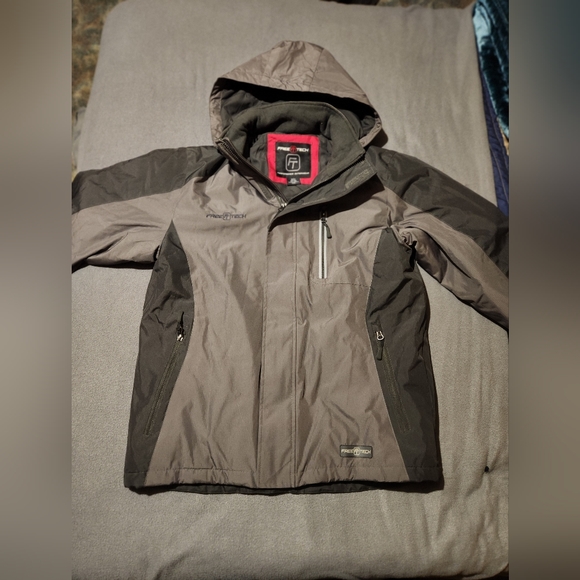 Freeform Performance Outerwear Jacket - Picture 3 of 6